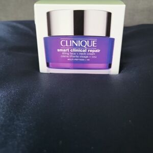 Clinique Smart Clinical Repair